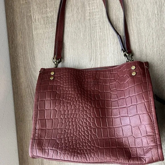 AMERICAN LEATHER CO. Lenox Brown triple entry leather Crocodile-Embossed bag - Picture 3 of 16